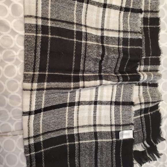 Scarves - Picture 3 of 4